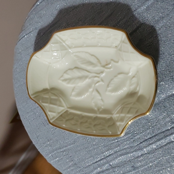 Fitz and Floyd Botanical Collection Tray. - Picture 4 of 6